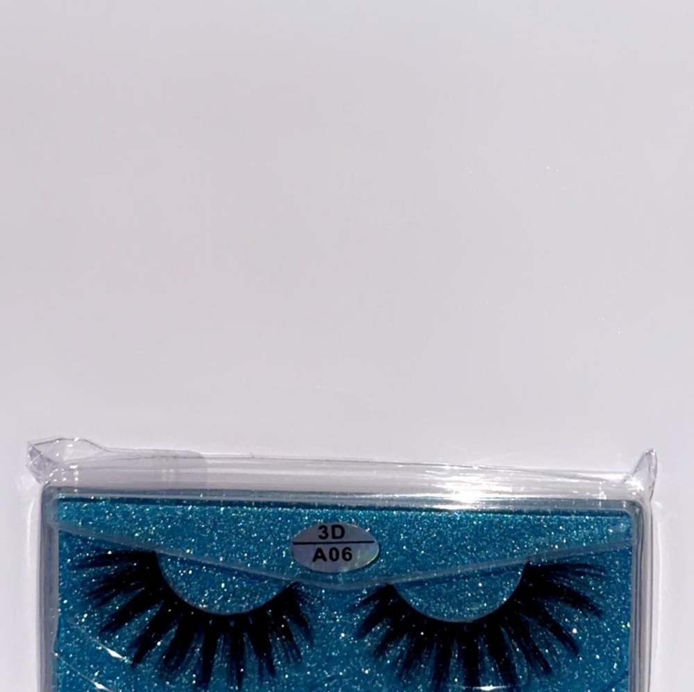 Eyelashes - Picture 10 of 11